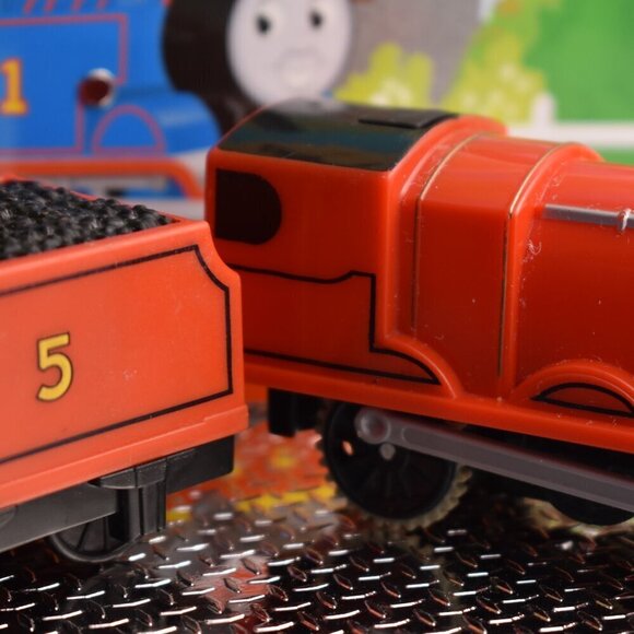 James Trackmaster Motorized Train Engine Thomas & Friends Mattel Gullane 2014 - Picture 10 of 13